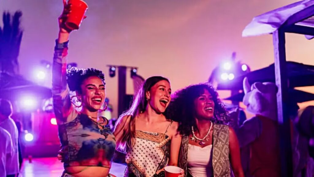 ¡Oficial! Aprueban dictamen para ingresar agua y comida a conciertos y estadios