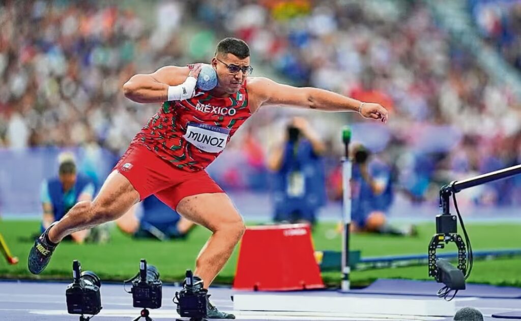 Uziel Muñoz lanza poderoso mensaje a sus compañeros atletas para no perder el foco: «Muchos están aquí no por el deporte, sino por otra cosa».
