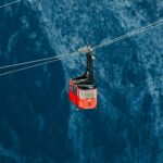 Incidente en teleférico deja cientos de personas atrapadas en los Alpes italianos