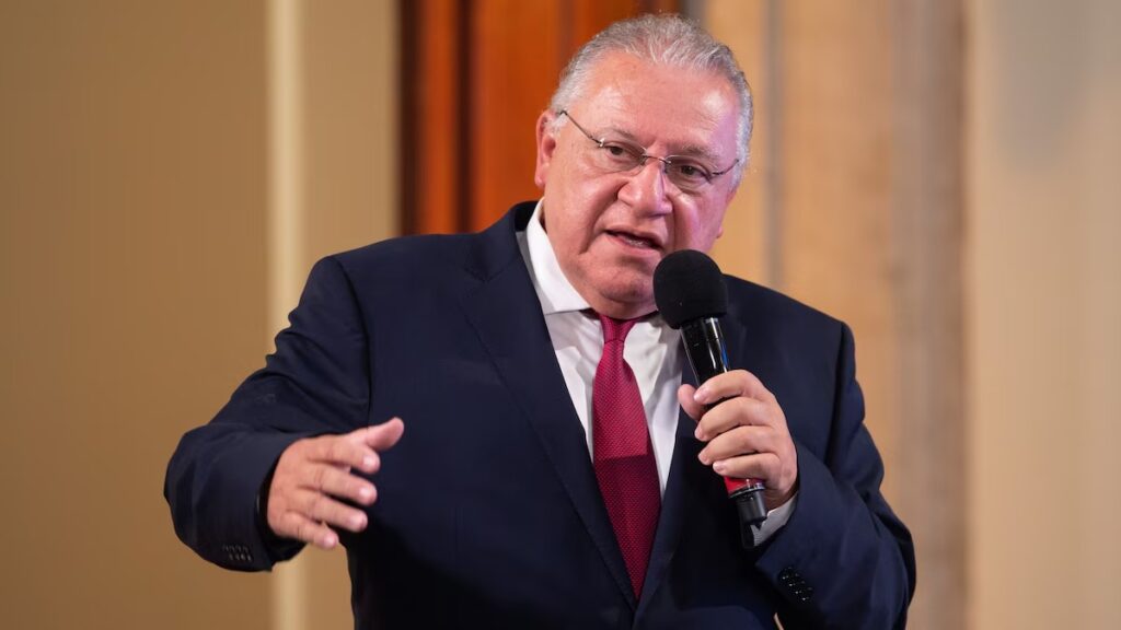 Rafael Marín deja Aduanas; sería nuevo delegado de la Segob en Yucatán