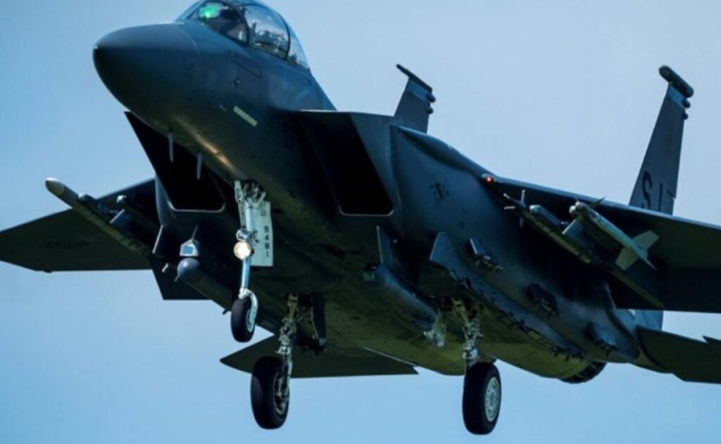 Reportan derribo de un caza de EE.UU.