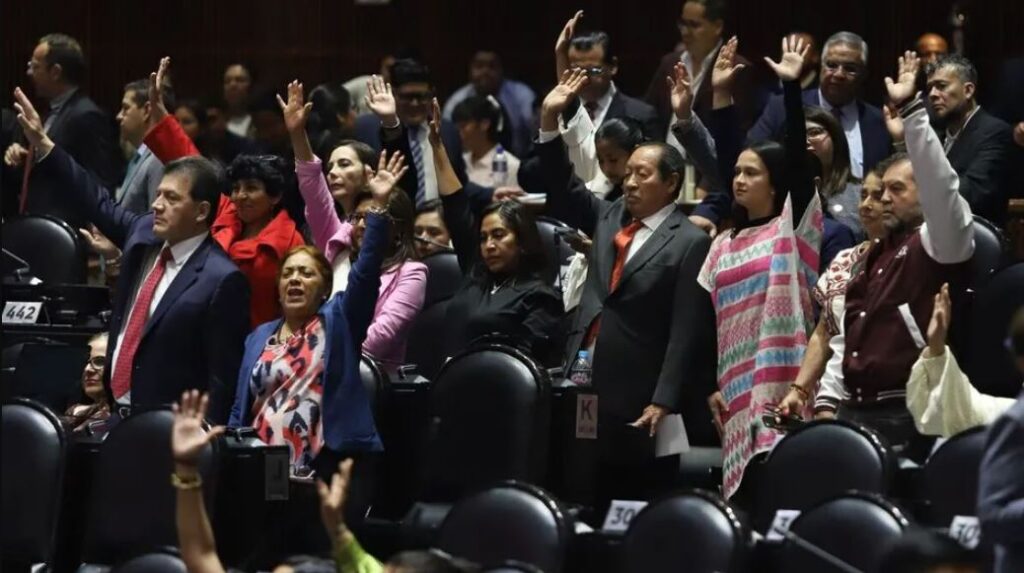 Diputados de la 4T y MC aprueban el plan B electoral en lo general