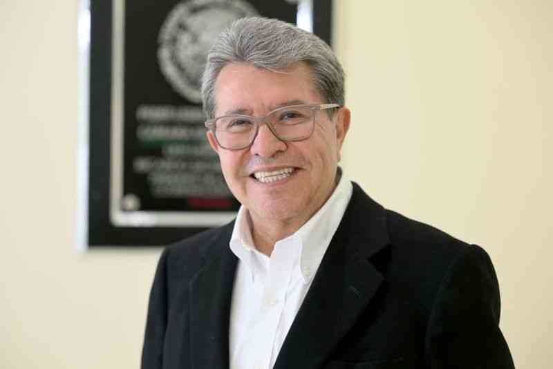 Ricardo Monreal propone regular prácticas engañosas en plataformas financieras digitales
