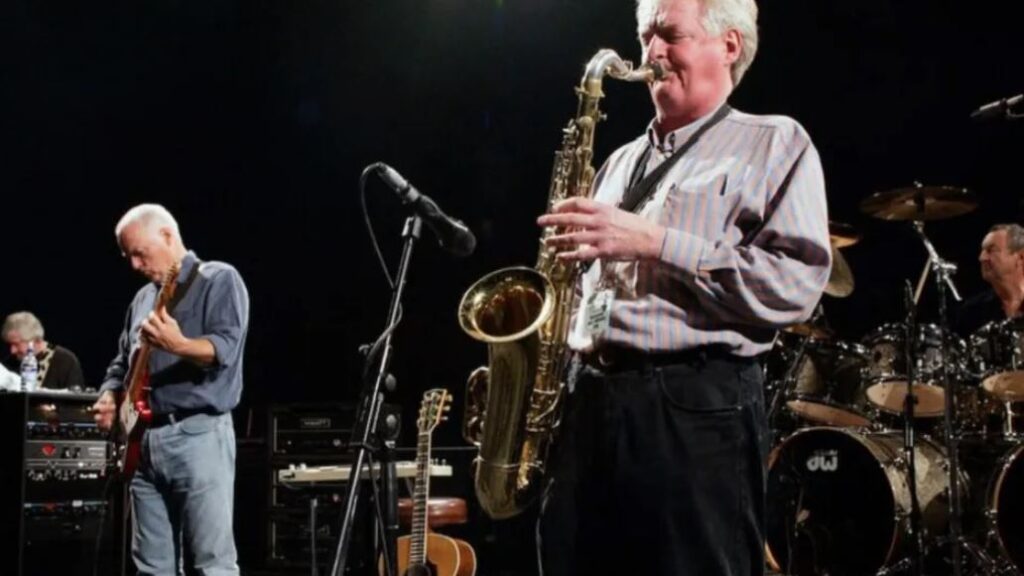 Fallece Dick Parry, histórico saxofonista y colaborador de Pink Floyd en ‘Money’ y ‘Us and Them’, a los 83 años