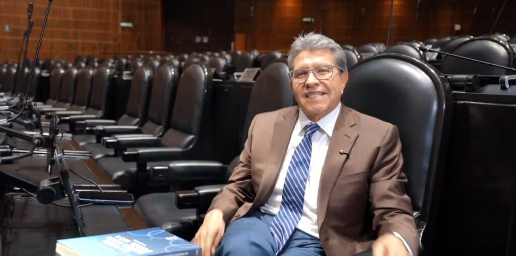 Ricardo Monreal presenta libro sobre el futuro del agua en México