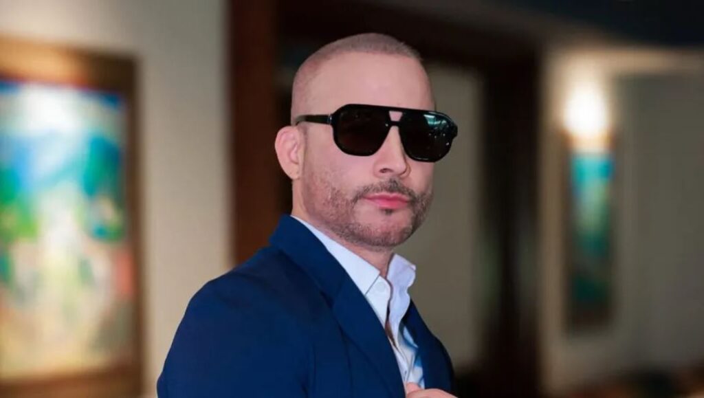 Germán Montero, exvocalista de La Arrolladora, se somete a trasplante capilar tras sentirse «poco atractivo» y se arrepiente de la decisión