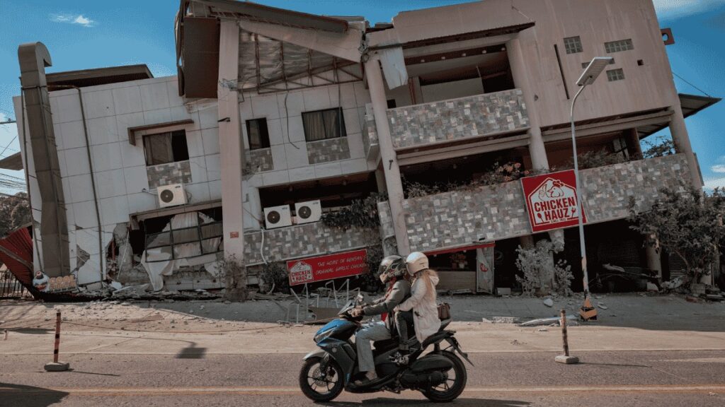 Sube a 55 la cifra de muertos por terremoto de 7.8 en Filipinas; hay más de mil heridos
