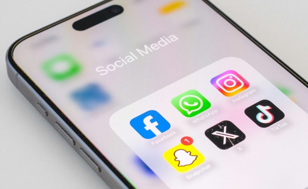 Reino Unido prohibirá el uso de redes sociales a menores de 16 años