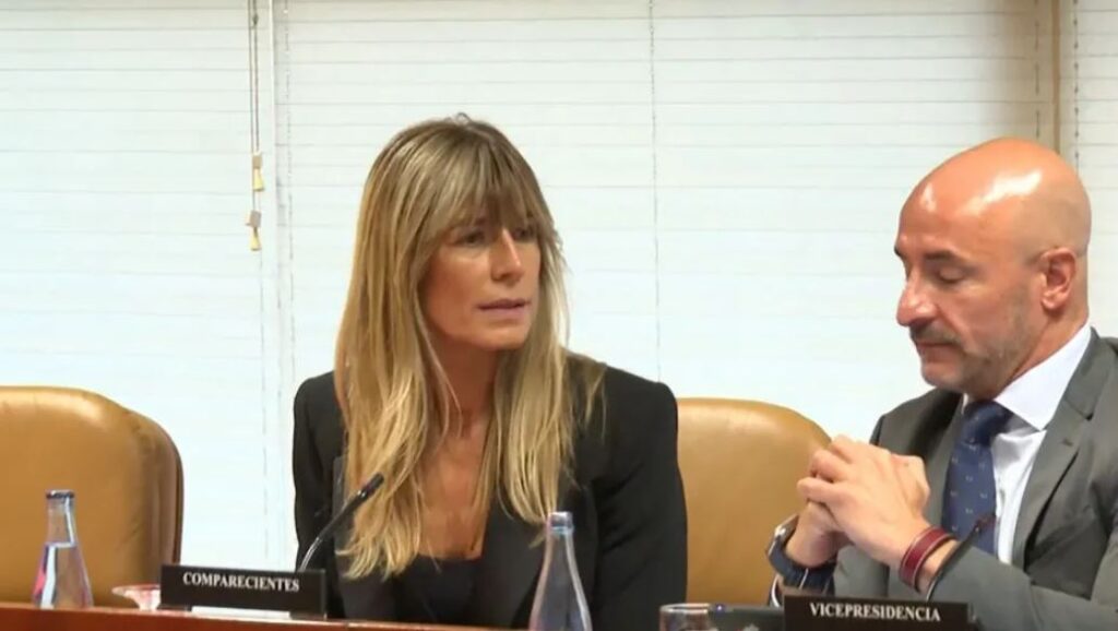 Juez envía a juicio a Begoña Gómez, esposa del presidente de España, y le retira el pasaporte