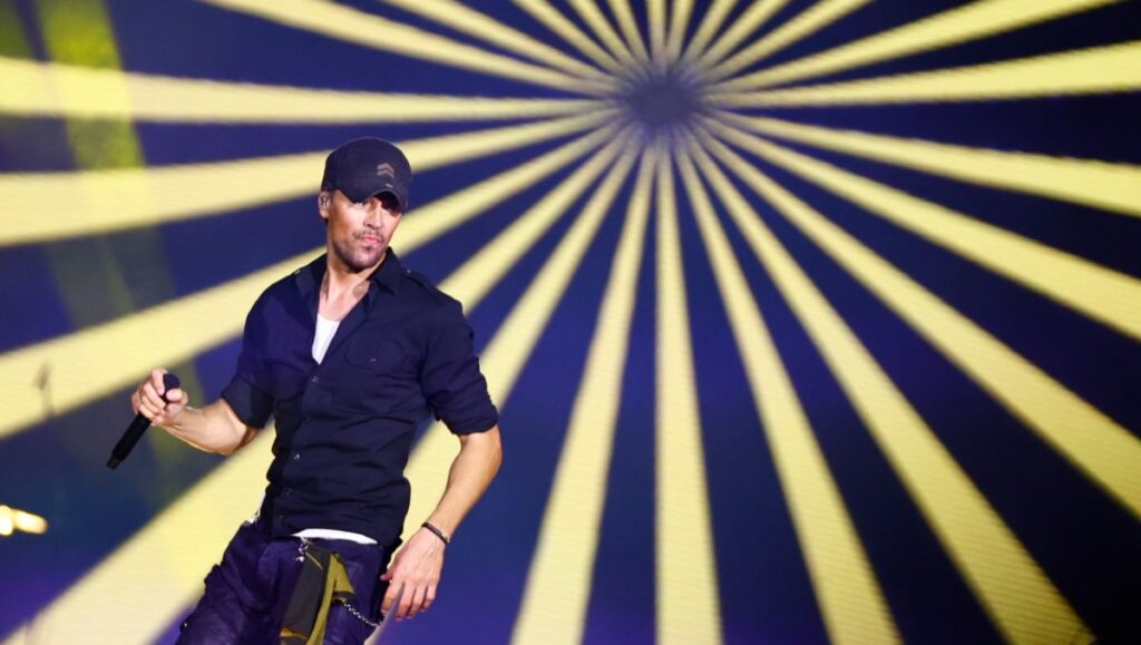 Enrique Iglesias sube la temperatura en el Fan Fest Monterrey entre gritos y emociones