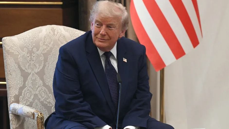 Donald Trump deja sin firma histórica ley de vivienda como protesta contra el Senado