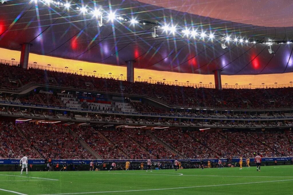 Multan a la FMF con 42.8 mdp por irregularidades en el Fan ID