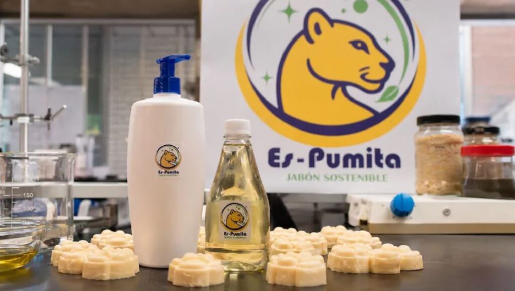 La UNAM crea Es-Pumita, un jabón con aceite de cocina usado para reducir la contaminación