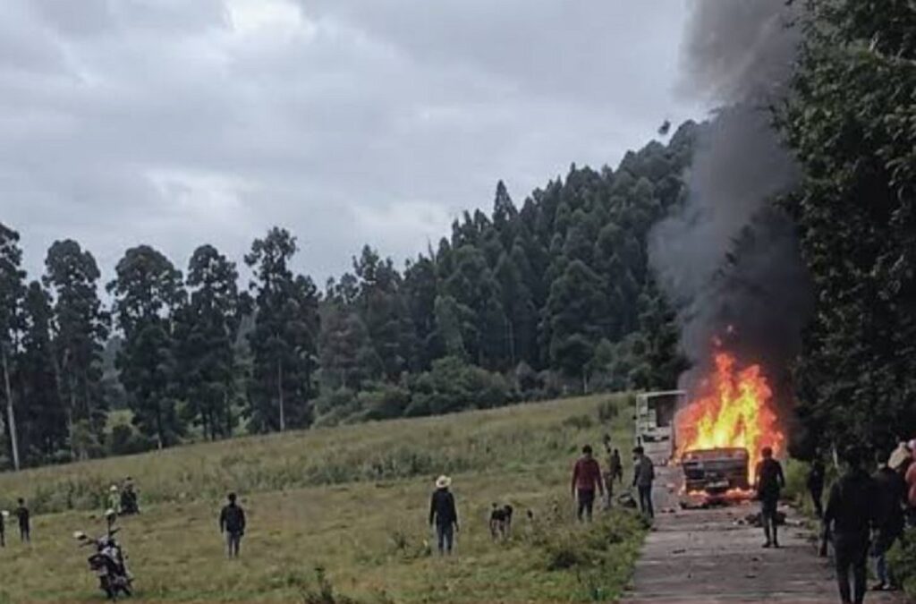 Explota camioneta con pirotecnia en el sur del Edomex; reportan un fallecido y cinco heridos
