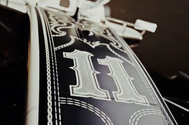 «Checo» Pérez estrena decoración especial de Cadillac para Austin